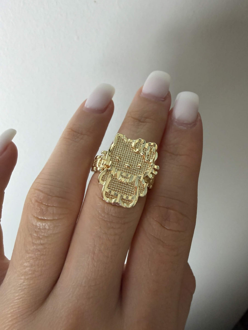 Hello Kitty Full Body Ring