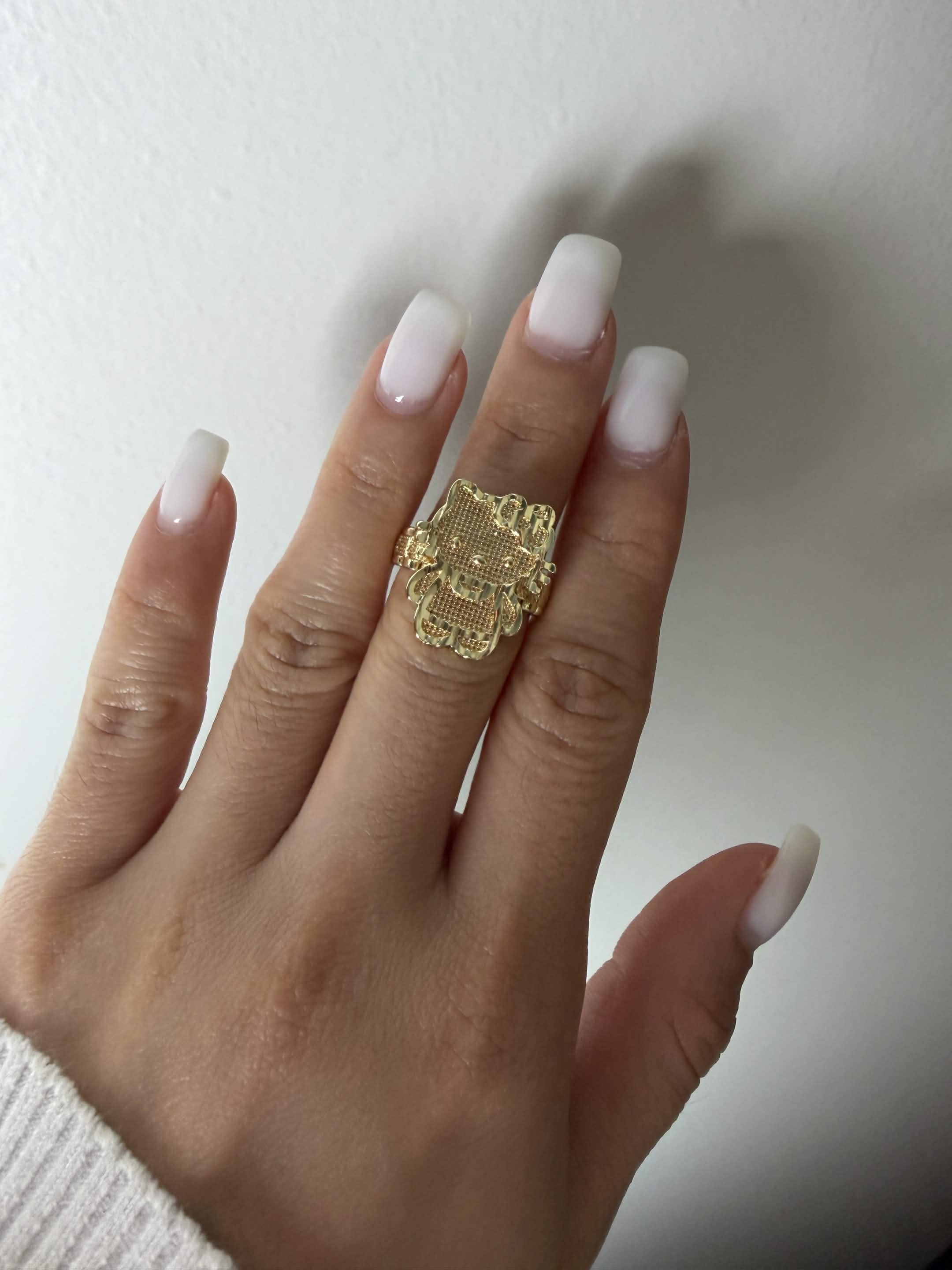 Hello Kitty Full Body Ring